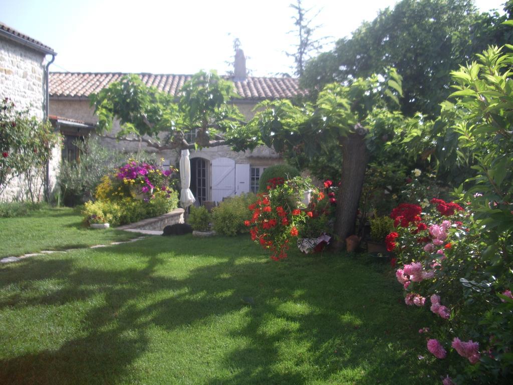 Bed and Breakfast Le Mas Fa Sua Malataverne Exterior foto